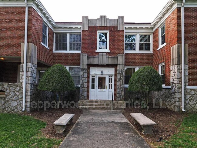 Building Photo - 519 E Main St