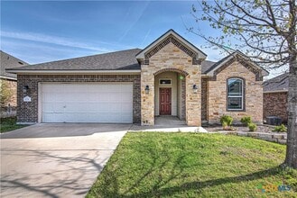 Building Photo - 808 Wyndham Hill Pkwy