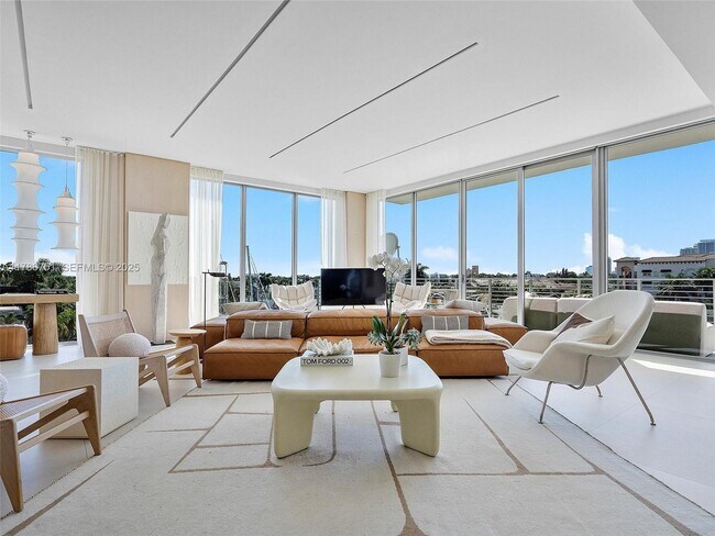 Building Photo - 21 Isle of Venice Dr