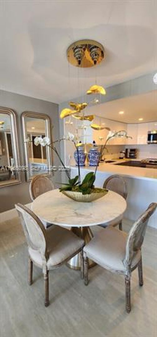 Foto del edificio - 5701 Collins Ave