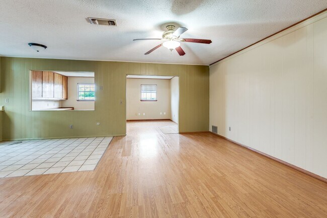 Building Photo - BEAUTIFUL 3-BEDROOM HOME IN LAKEWOOD SHADOW, NEW BRAUNFELS