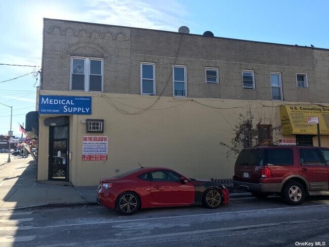 Building Photo - 83-28 Parsons Blvd