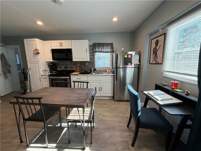 Foto del edificio - 2701 Hood Ave NW