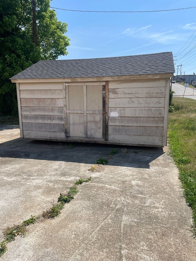 Building Photo - 2701 Patrick Ave