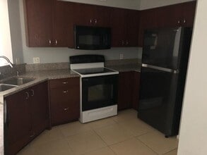 Building Photo - 800 Scotia Dr