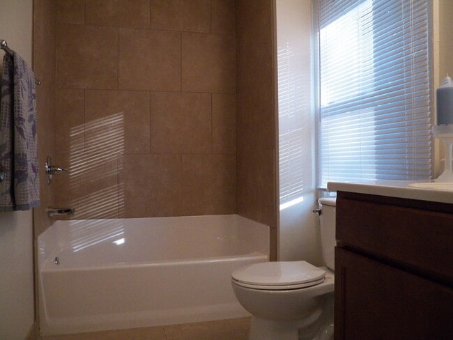 Remodeled bath w/ tile shower - 133 14th Ave SW