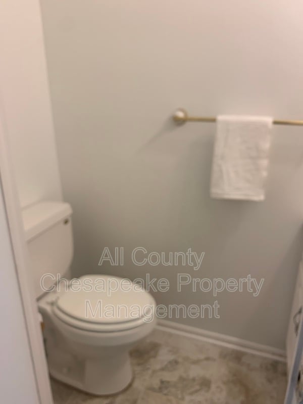 Building Photo - 333 Sweet Briar Ct