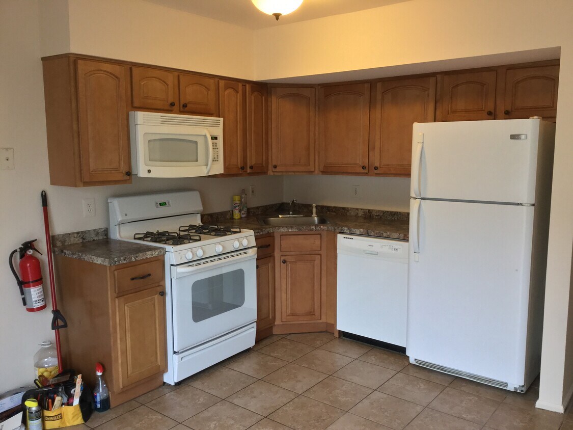 Foto principal - 145 Sawmill Rd