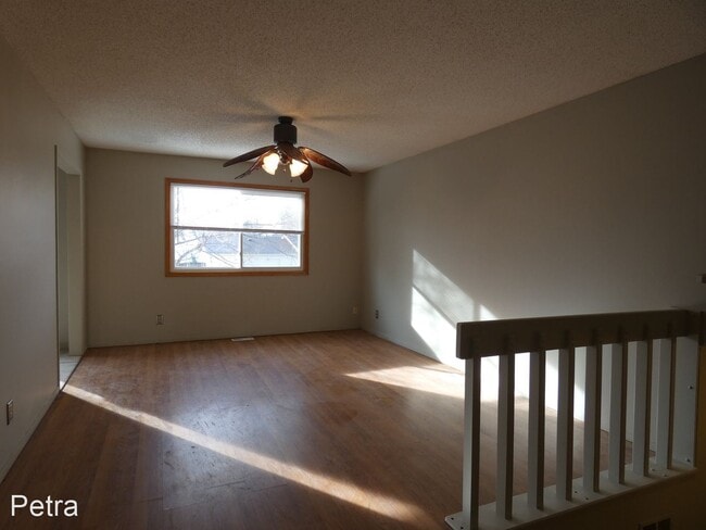 Building Photo - 3 br, 1 bath House - 2813 W Savannah