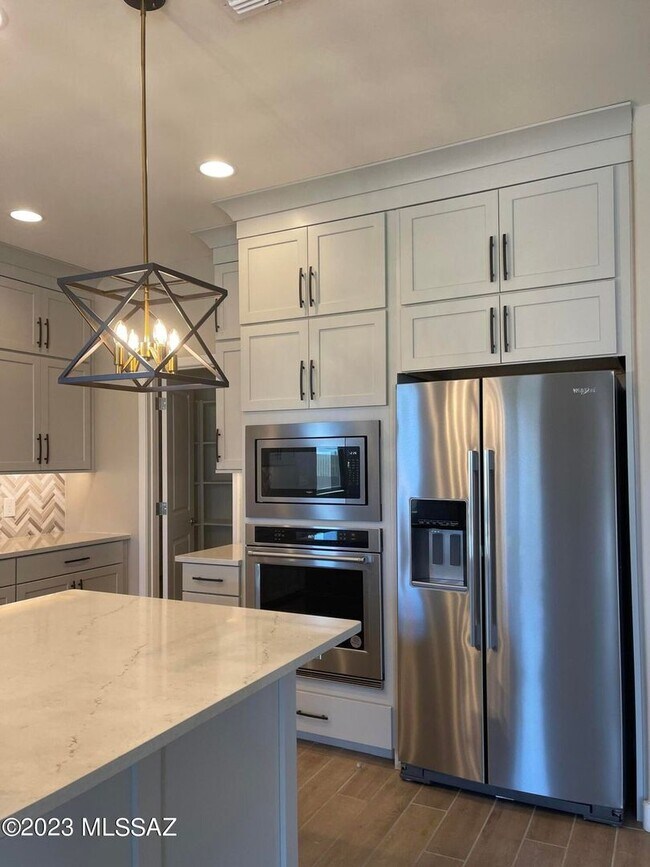 Building Photo - 4 Bed / 3 Bath Energy-efficient home! High...