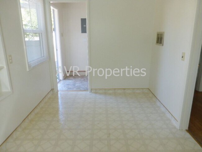 Foto del edificio - 567 S M St