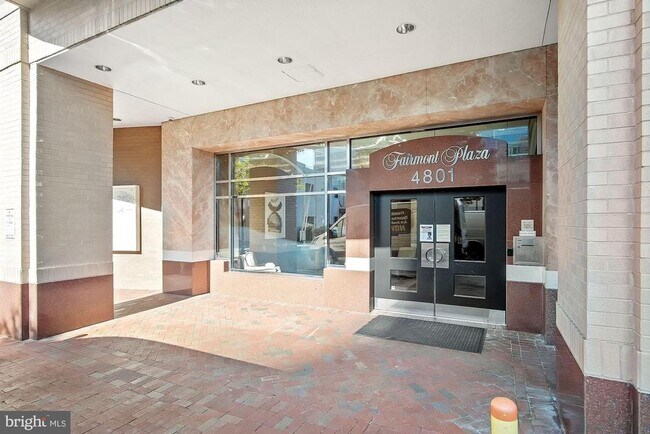 Foto del edificio - 4801 Fairmont Ave