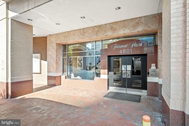 Building Photo - 4801 Fairmont Ave