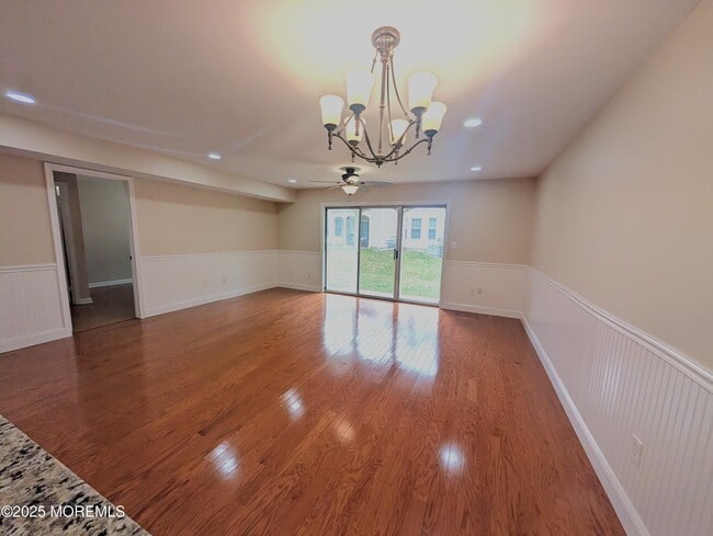 Building Photo - 177 Tulip Ln