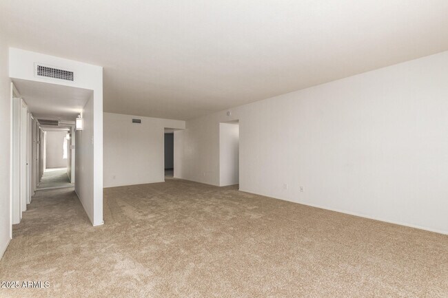 Foto del edificio - 2128 E Villa Ct