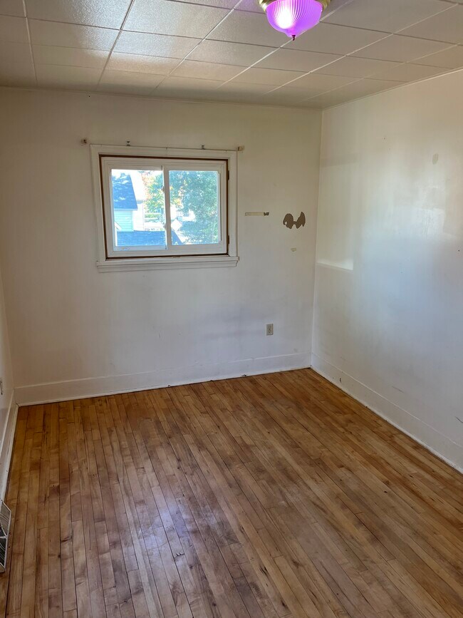 Dormitorio 2 - 801 N 3rd St