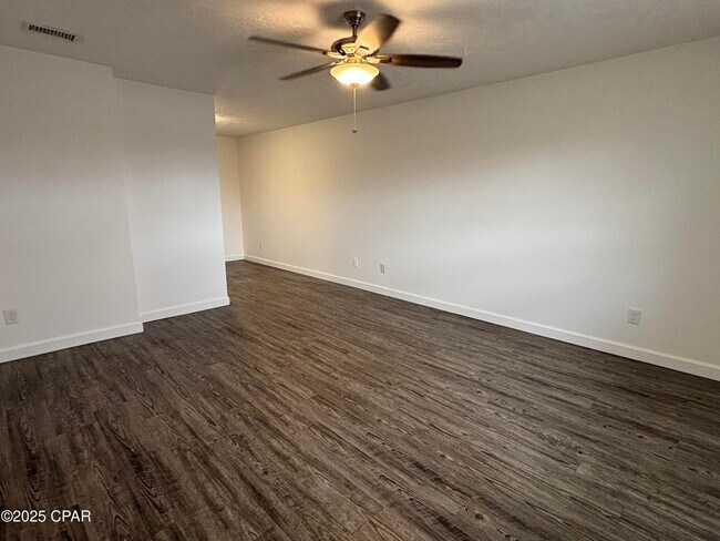 Foto del edificio - 1629 N James Ave