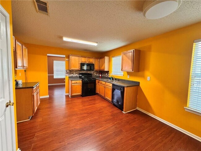 Foto del edificio - 1373 Alice Ave