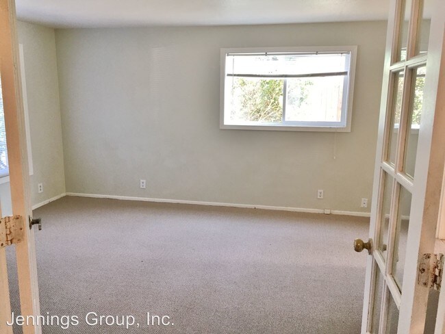 Building Photo - 2 br, 1 bath Apartment - 760 N. Bertelsen Rd