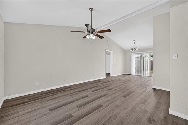Foto del edificio - 517 Willow Oak Dr