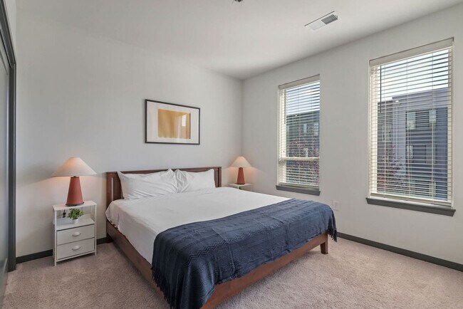 Foto del edificio - 6160 N Rural St