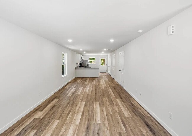 Foto del edificio - 257 Vanderbilt Rd
