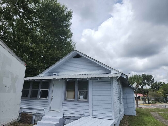 Building Photo - 641 Lemon Ave