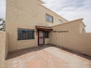 Building Photo - 5414 W Lynwood St