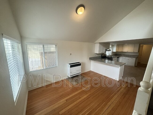 Building Photo - 4805 SE Malden Dr