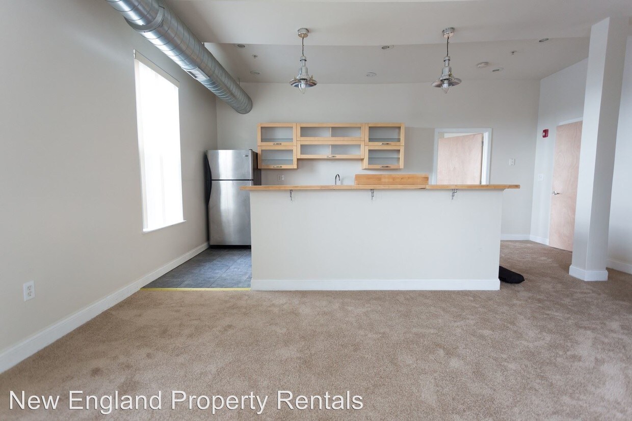 349 Essex St, Lawrence, MA 01840 Room for Rent in Lawrence, MA