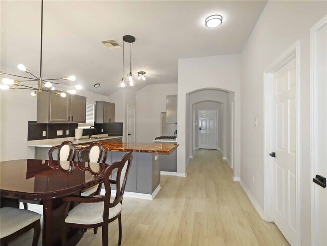 Foto del edificio - 749 Grassy Knoll Trail