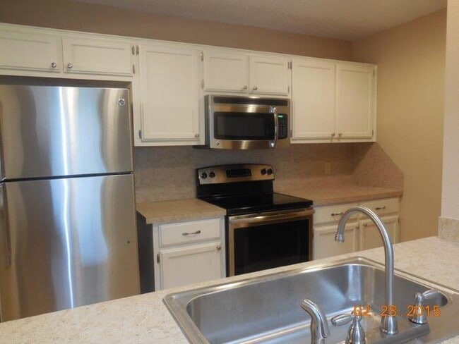 Building Photo - 2 BED 2 BATH 1 CAR GARAGE FAIRFIELD GREENS...