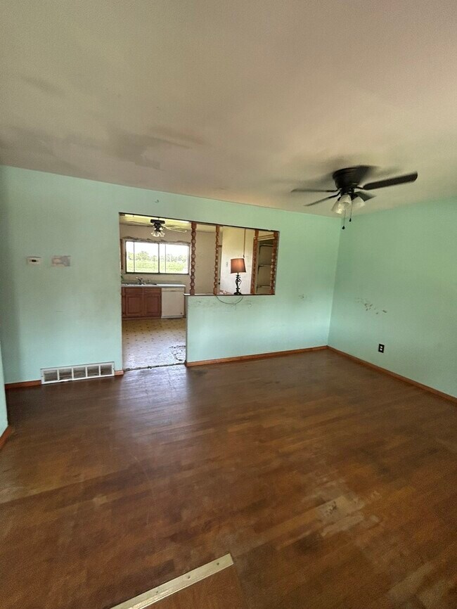 Foto del edificio - 2611 Meadowlane Dr