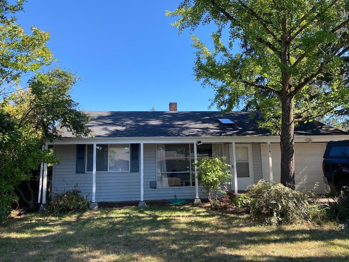 Foto principal - 224 NE 127th Ave