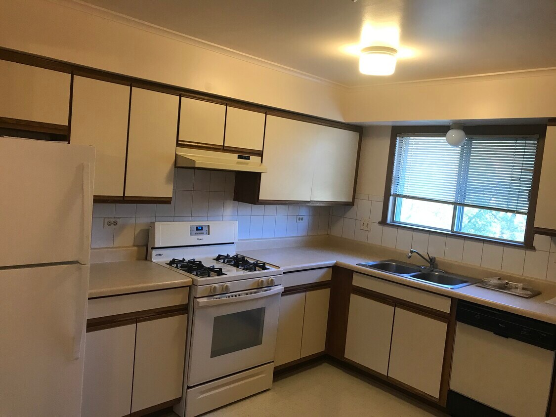 Foto principal - 384 Oak Trails Rd