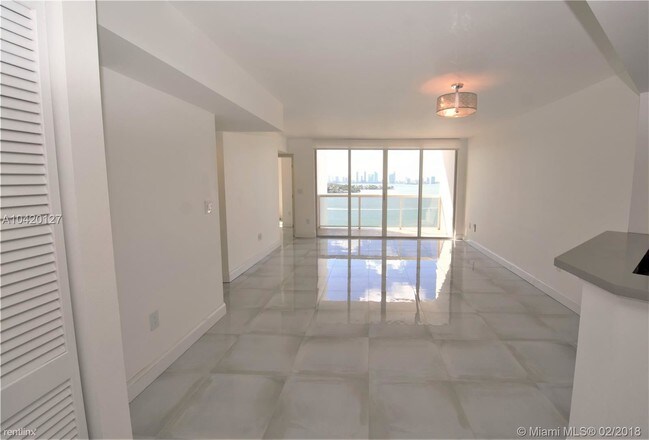 Foto del edificio - 1900 Sunset Harbour Dr