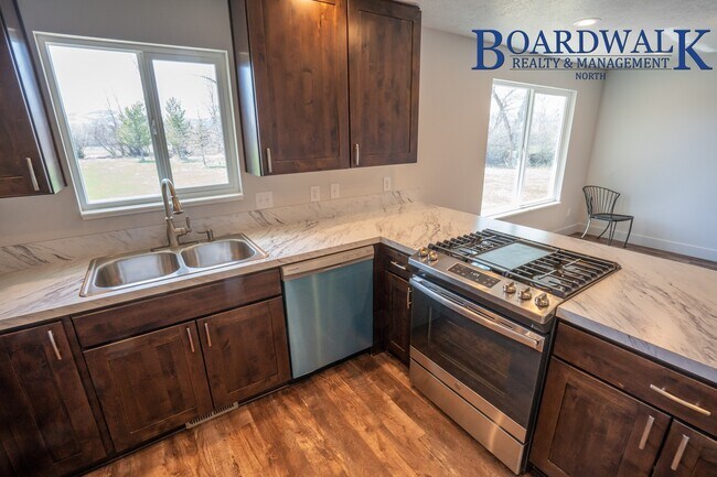 Foto del edificio - Beautiful 4 Bedroom Home in Huntsville