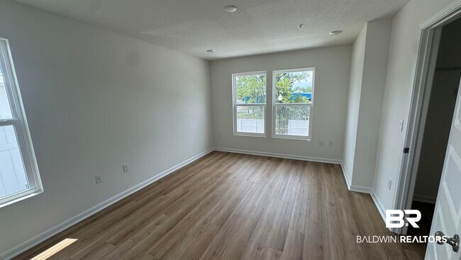 Foto del edificio - 4144 Lost Bay Dr