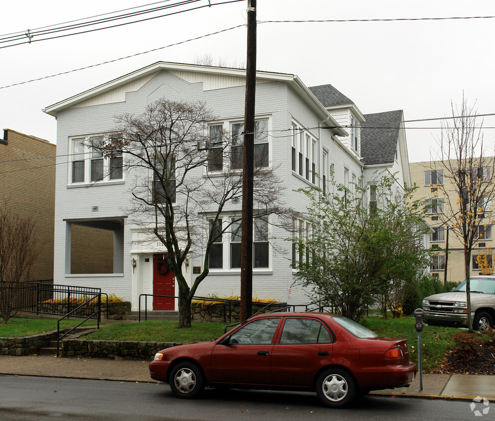 Foto del edificio - 1121 Virginia St E