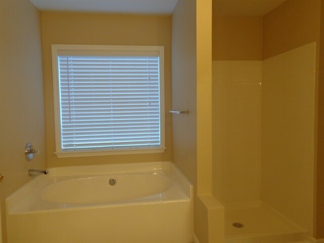 Building Photo - 1536 Cardinal Ln