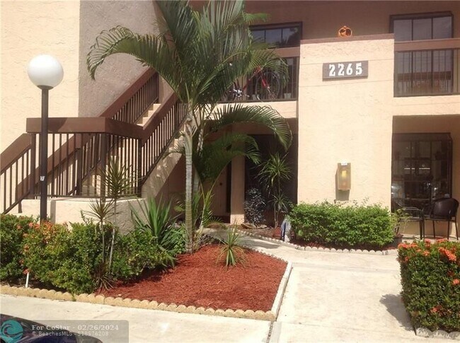 Foto del edificio - 2265 SW 15th St