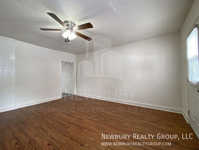 Building Photo - 29 Hickory St