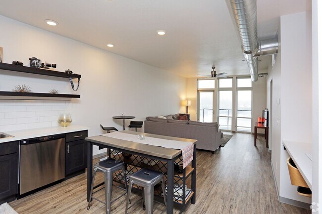 Foto del edificio - River View & Balcony Unit!