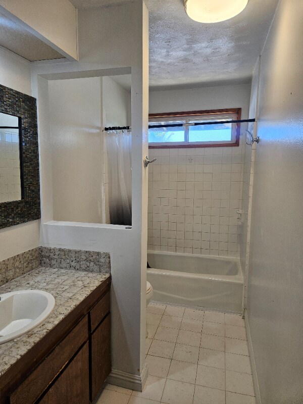 Building Photo - 750 Wailupe Dr