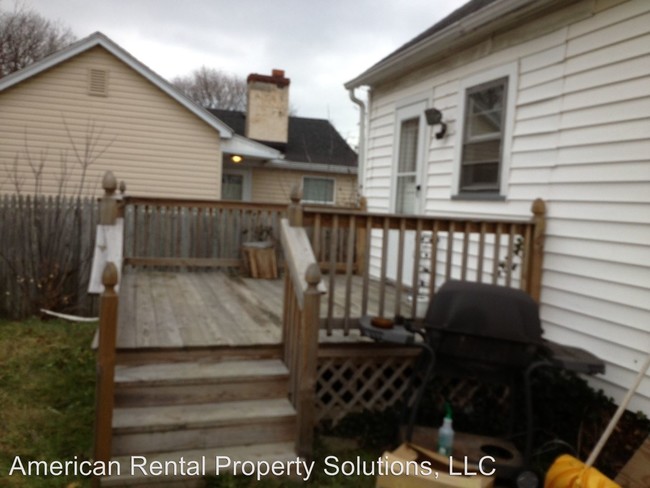 Building Photo - 263 Crossfield Rd