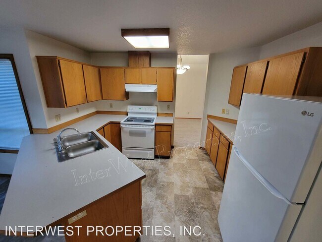 Building Photo - 3 br, 2.5 bath House - 8847 SW 50TH AVE