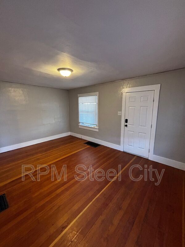 Foto del edificio - 1728 Carteret Ave