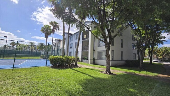 Foto del edificio - 4560 NW 107th Ave