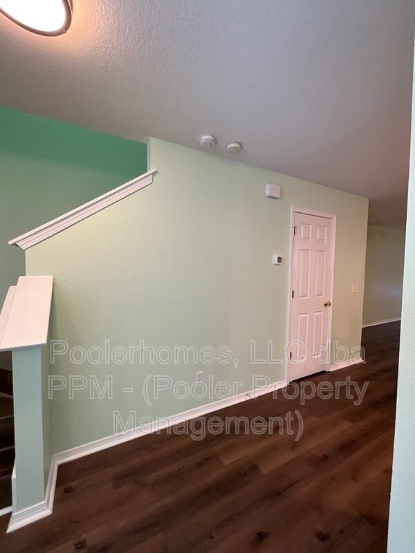 Building Photo - 48 Bushwood Dr