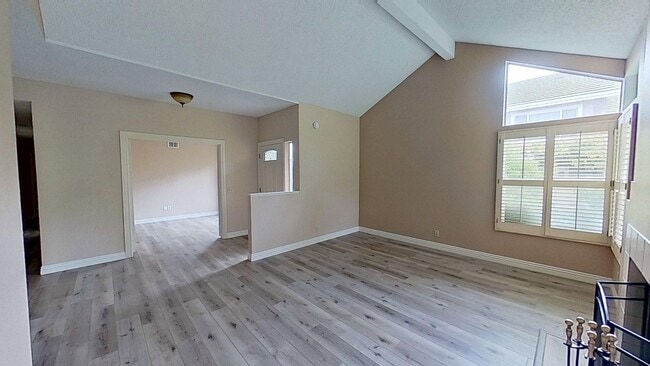 Building Photo - 806 S Sapphire Ln